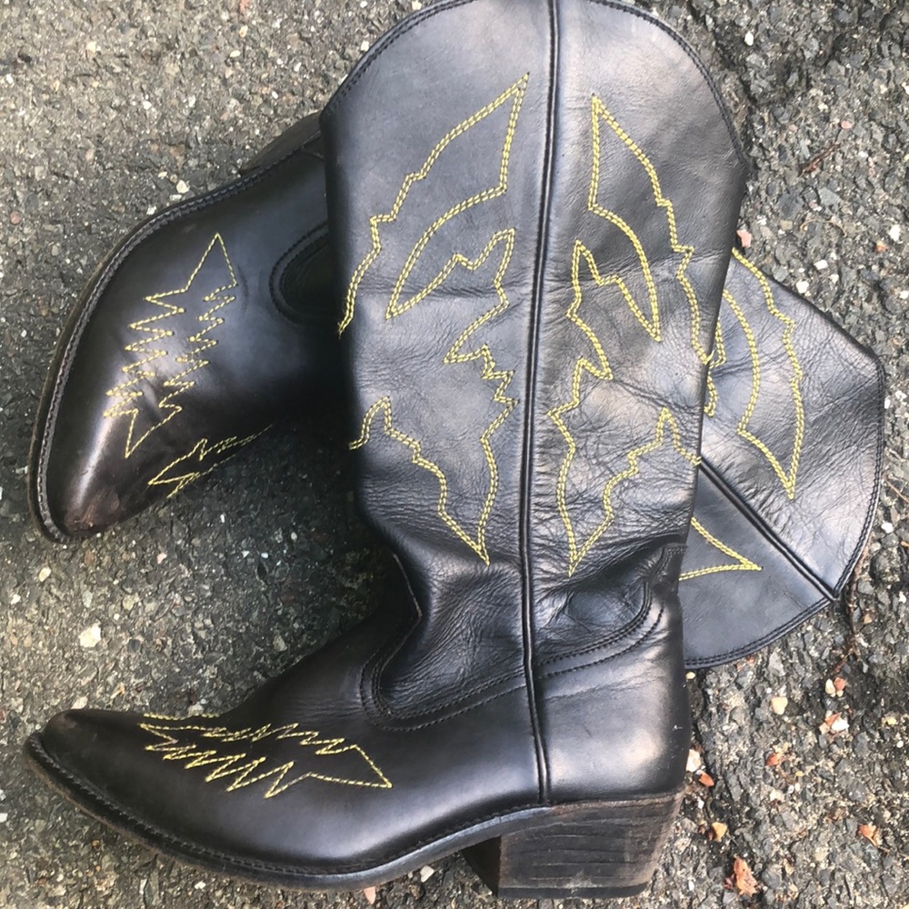 Custom made Grateful Dead stealy cowboy boots